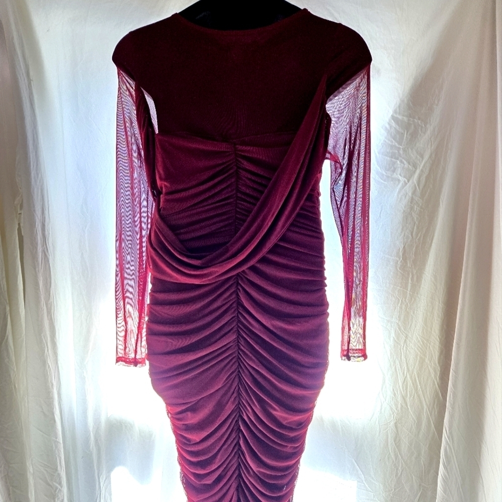 Pretty Curvy Sense Dress - Picture 9 of 14